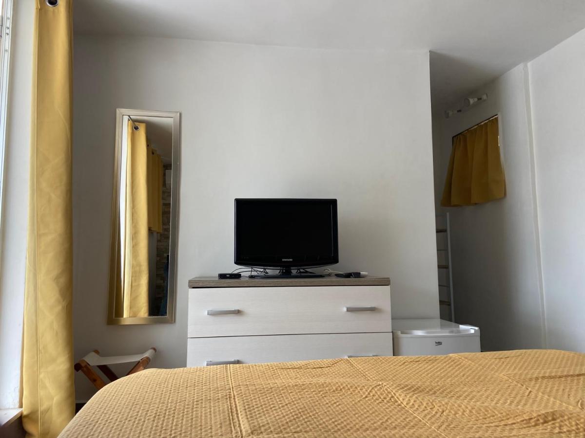 Sqaq Numru 1 Accomodation 호텔 라바트 외부 사진