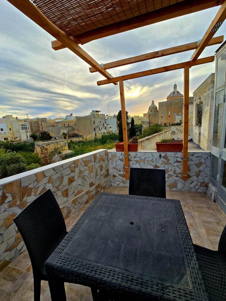 Sqaq Numru 1 Accomodation 호텔 라바트 외부 사진